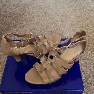 Naturalizer, size 7M, sandal heels
